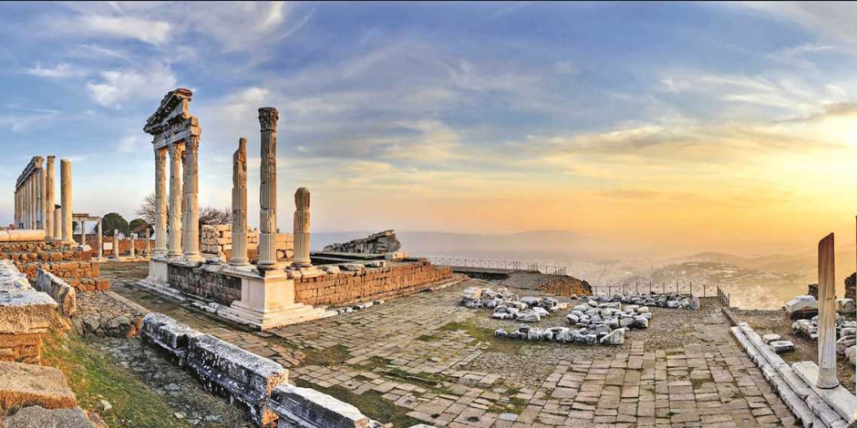 Bergama Zeus Sunağı